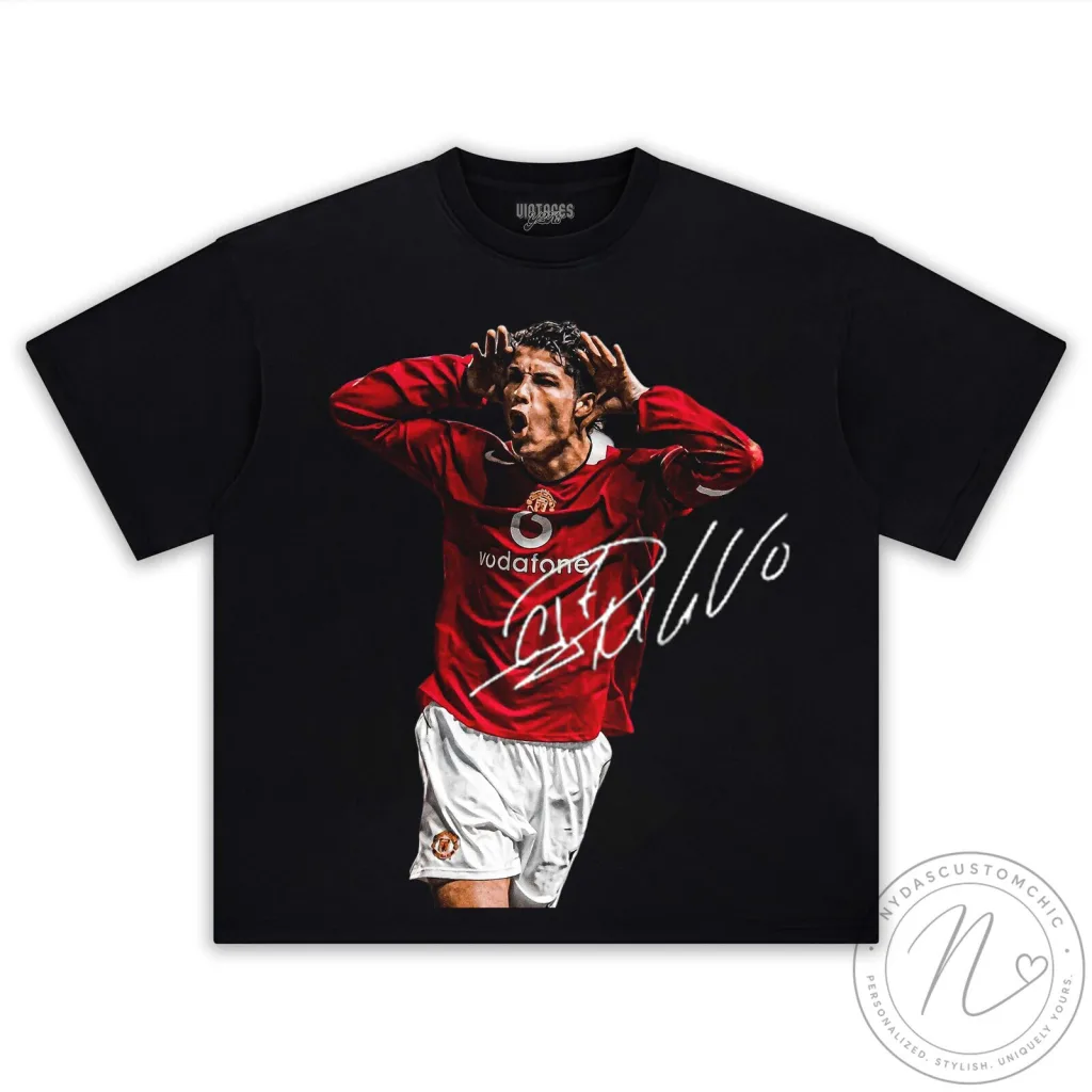 Cristiano Ronaldo Manchester United Celebration Autograph Black T-Shirt Cristiano Ronaldo Manchester United Celebration Autograph Black T-Shirt