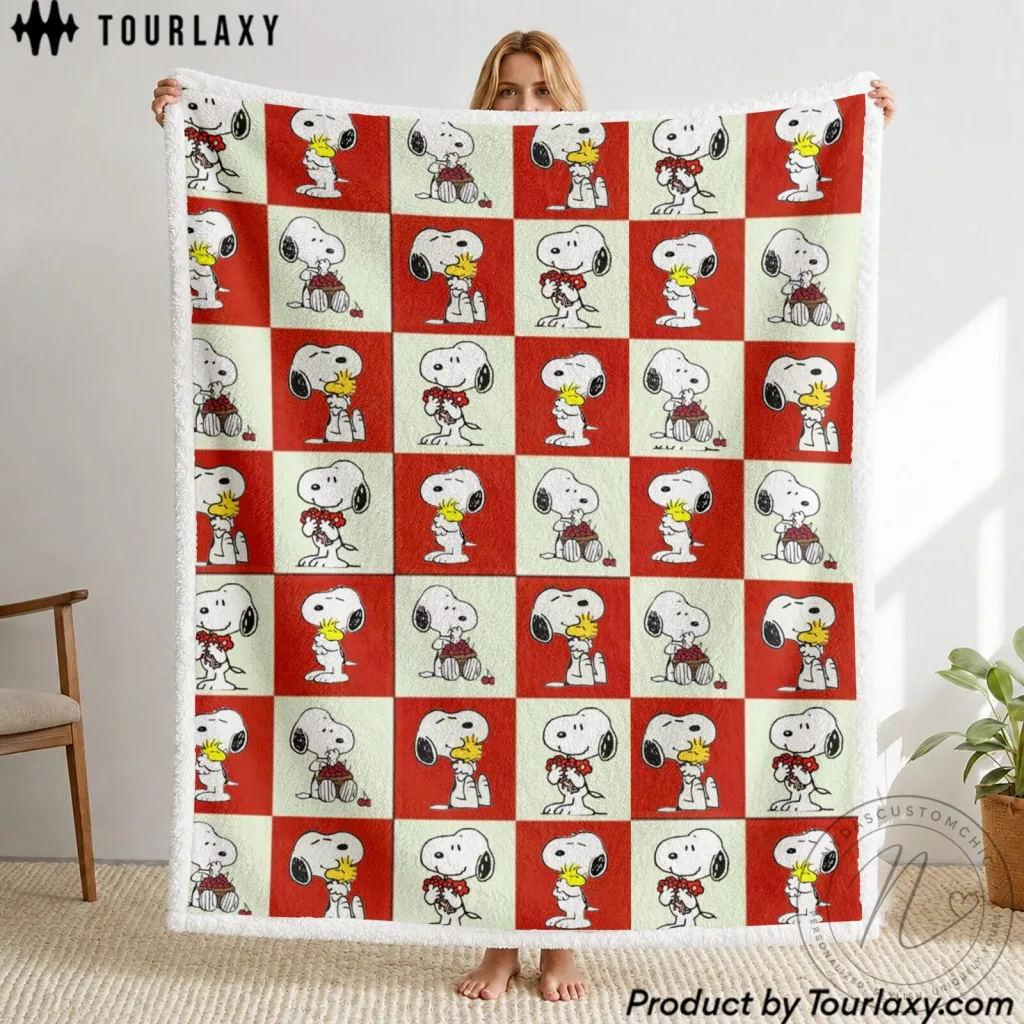 Snoopy and Woodstock Red Checkered Sherpa Fleece Blanket Snoopy and Woodstock Red Checkered Sherpa Fleece Blanket