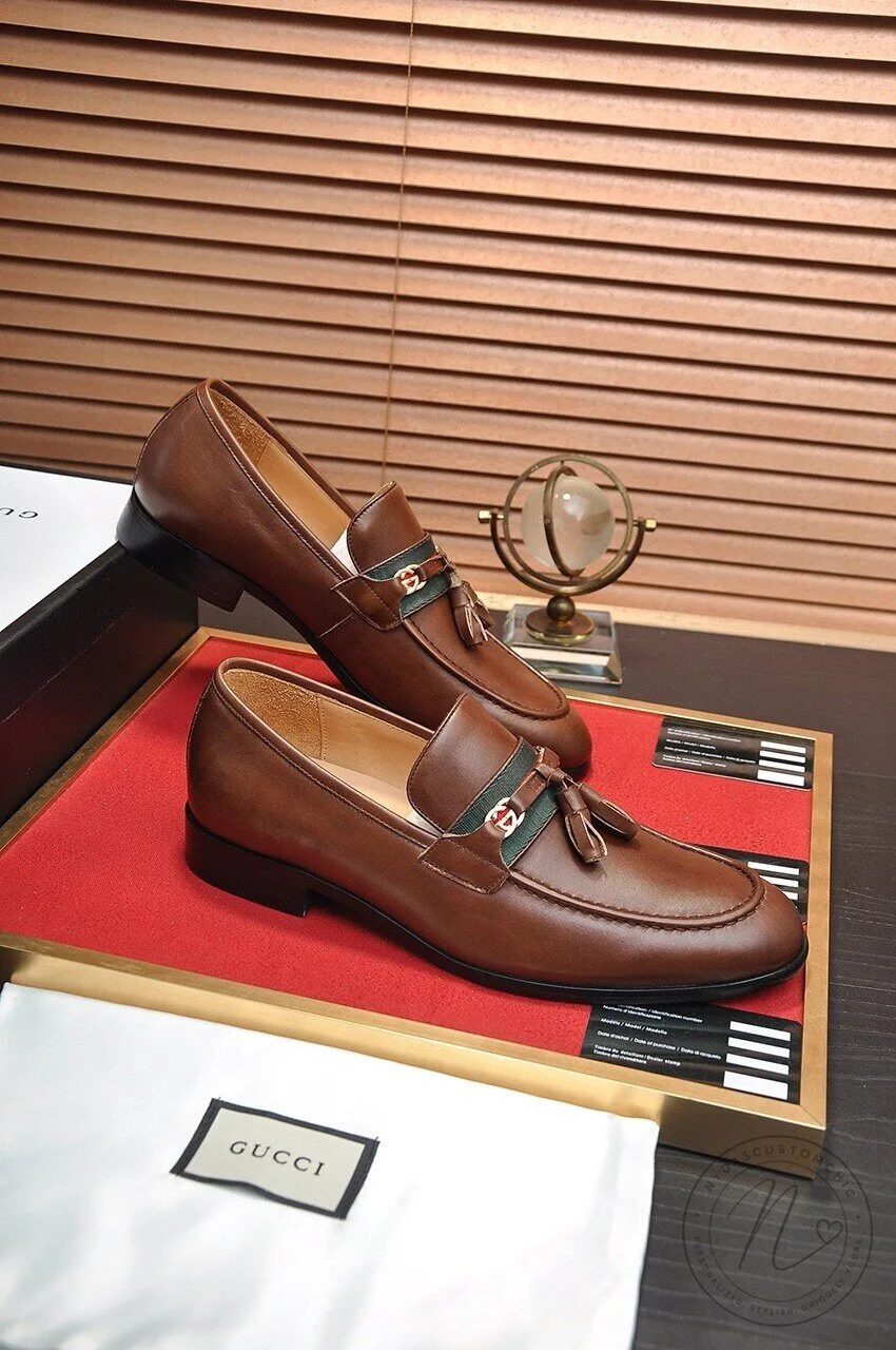 Gucci Brown Leather Tassel Loafers for Men Formal Slip-On Shoes 10 Gucci Brown Leather Tassel Loafers for Men Formal Slip-On Shoes